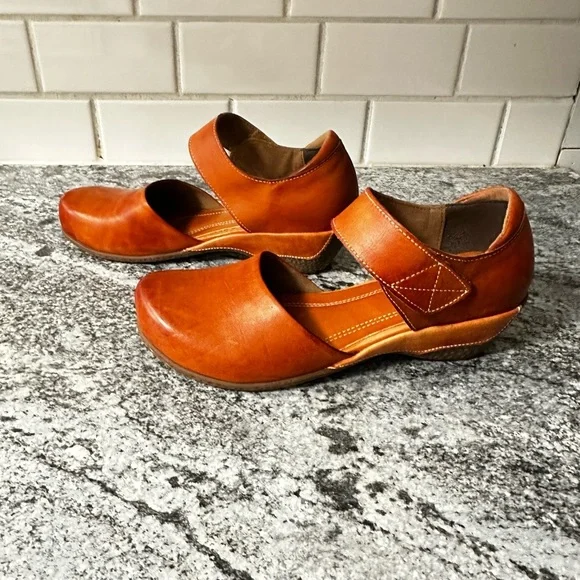 L’ARTISTE 39 Gloss Pansy leather velcro ankle strap comfort minimalist Mary Jane - Picture 2 of 10